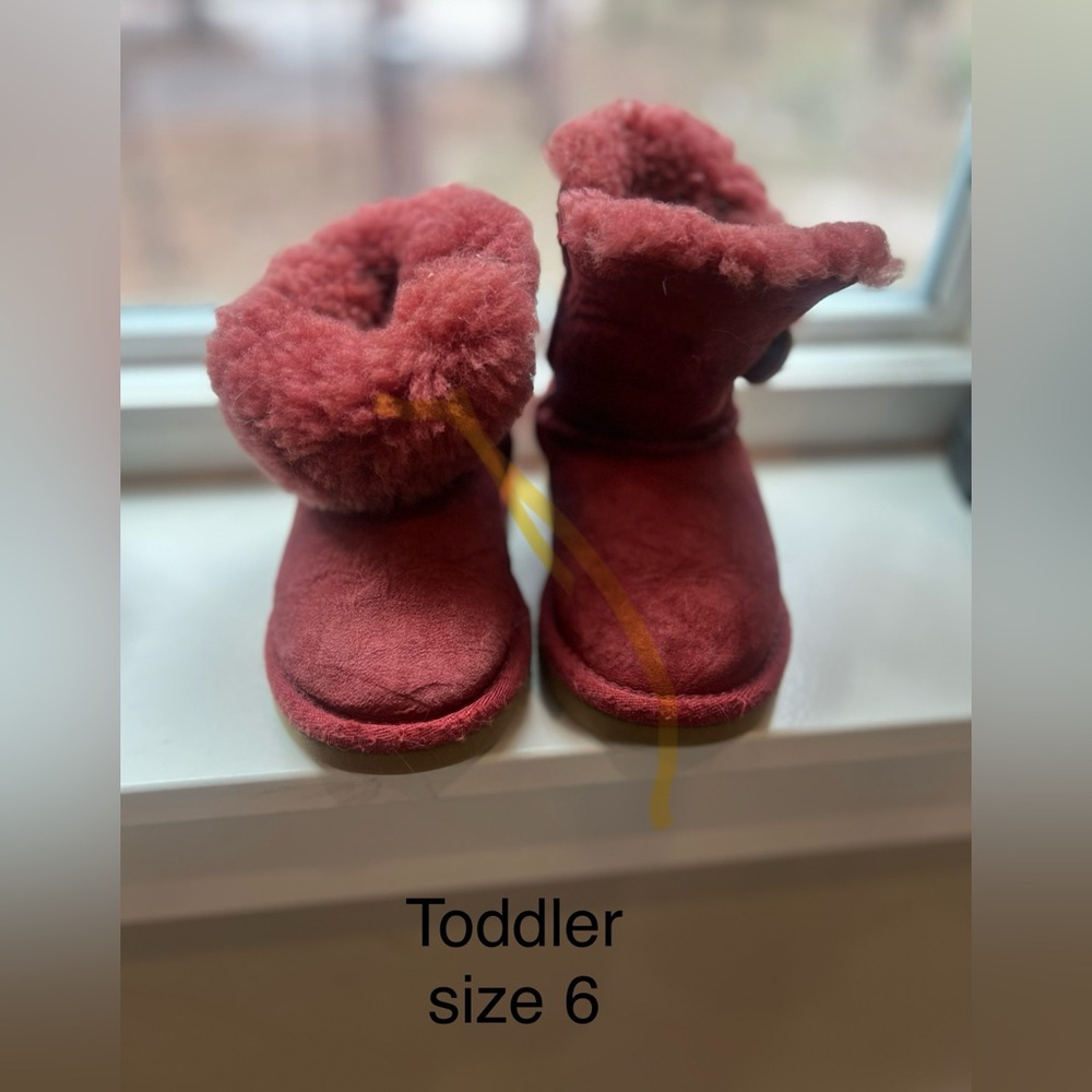 Toddler UGG boots size 6